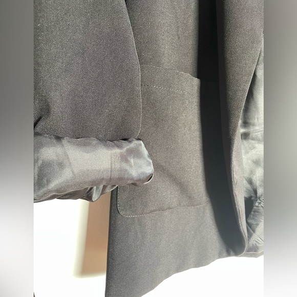 Black Blazer; only worn a handful of times - Picture 4 of 4